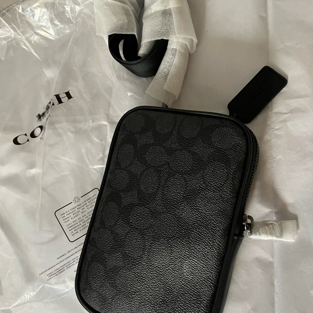 Coach Black Leather Men's Messenger Bag - Picture 4 of 4